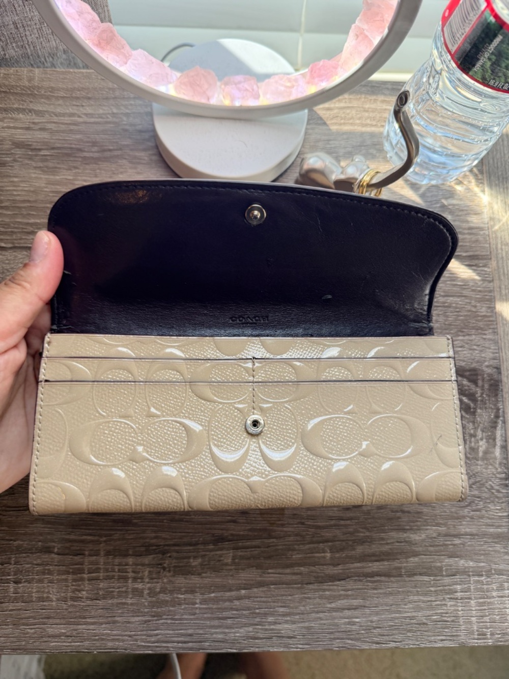 Coach Envelope Wallet Tan - Picture 3 of 6